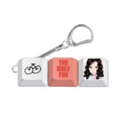 (PRE-ORDER) LE SSERAFIM 2026 SEASON’S GREETINGS POP-UP - KEYCAP KEYRING