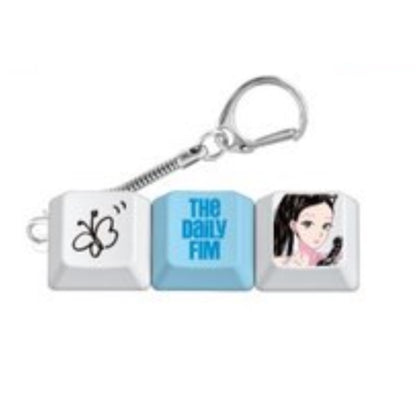 (PRE-ORDER) LE SSERAFIM 2026 SEASON’S GREETINGS POP-UP - KEYCAP KEYRING