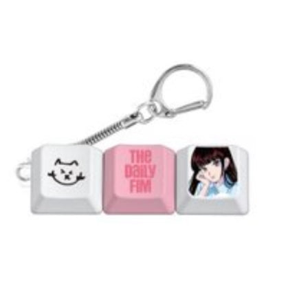 (PRE-ORDER) LE SSERAFIM 2026 SEASON’S GREETINGS POP-UP - KEYCAP KEYRING