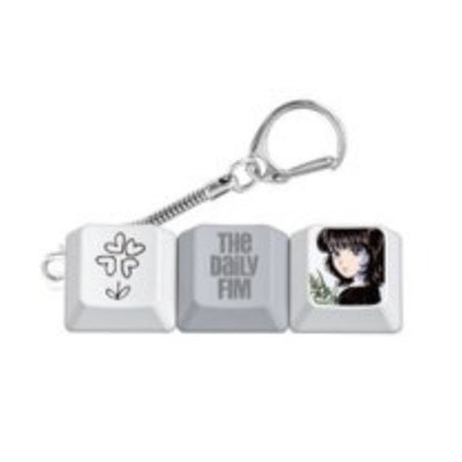 (PRE-ORDER) LE SSERAFIM 2026 SEASON’S GREETINGS POP-UP - KEYCAP KEYRING