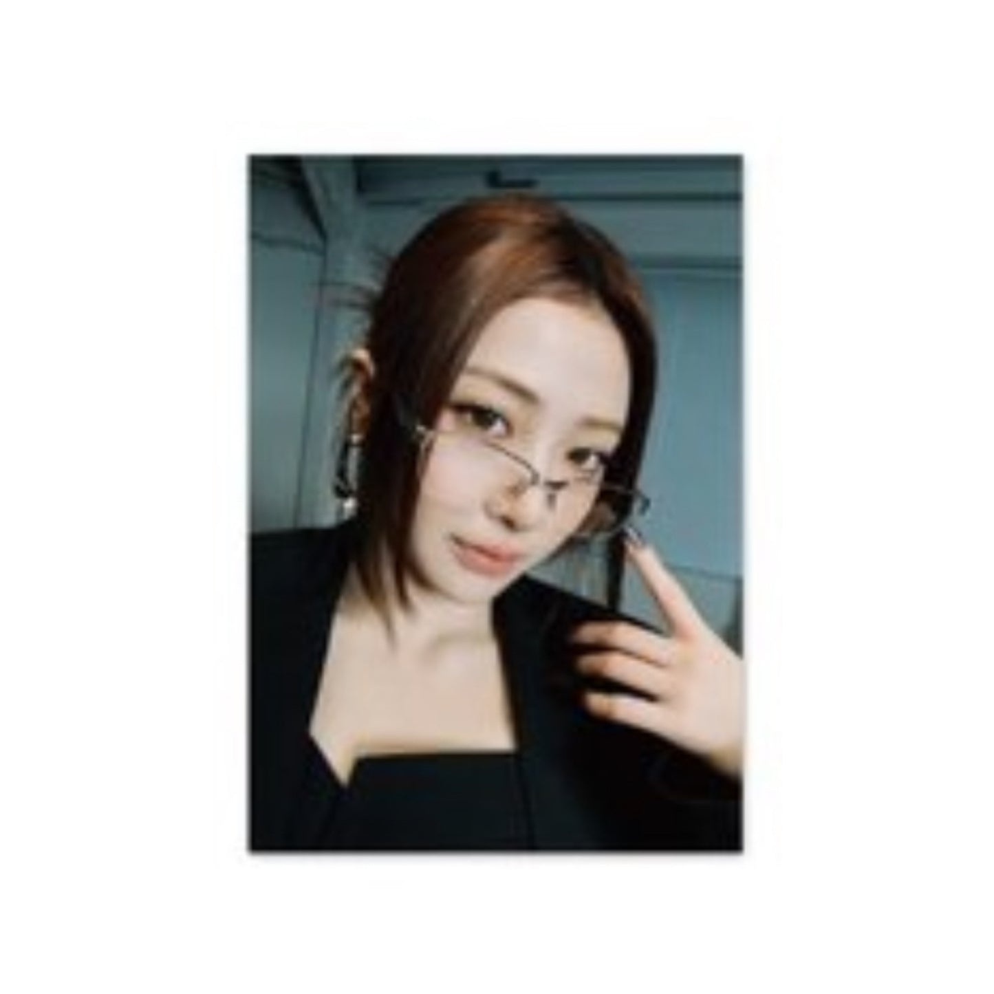 (PRE-ORDER) LE SSERAFIM 2026 SEASON’S GREETINGS POP-UP - 3D POSTER