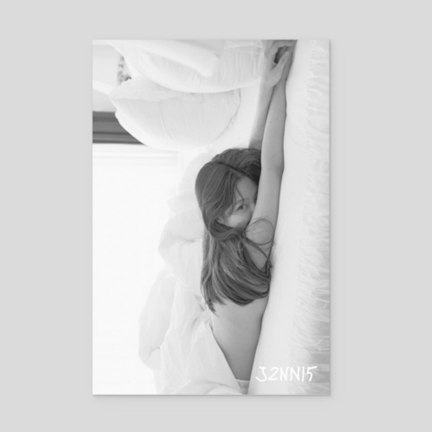 (PRE-ORDER) JENNIE Photo Exhibition <J2NNI5> OFFICIAL MD - POSTCARD (RANDOM)