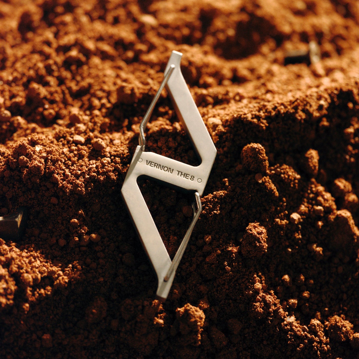 (PRE-ORDER) VERNON THE8 [V8] POP-UP - CARABINER