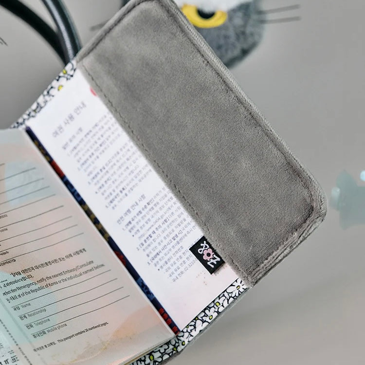 (PRE-ORDER) ZO&FRIENDS PASSPORT COVER SIGNATURE