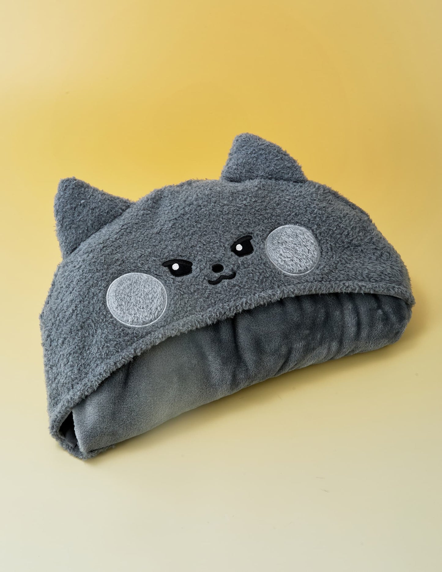 [PRE-ORDER] ZERONI X Line Friends Hooded Blanket - ZEROBASEONE